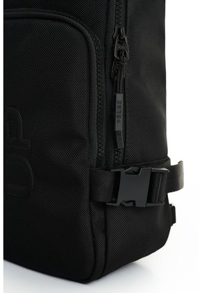 Manos Libres Forte 2.0 En Lona Texturizada Para Hombre Fly Up Manos Libres Forte 2.0 En Lona Texturizada Para Hombre Fly Up Negro FLY UP
