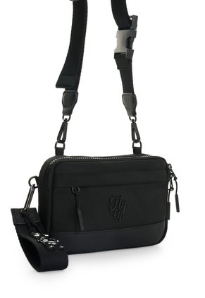 Riñonera En Lona Para Hombra Trainer Club 2.0 Riñonera En Lona Para Hombra Trainer Club 2.0 Negro FLY UP