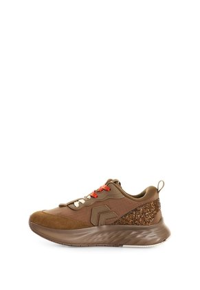 'Tenis Spirited Glowkick 1.0 Con Detalle Escarchado Para Mujer Fly Up 'Tenis Spirited Glowkick 1.0 Con Detalle Escarchado Para Mujer Fly Up Tabaco 41 FLY UP