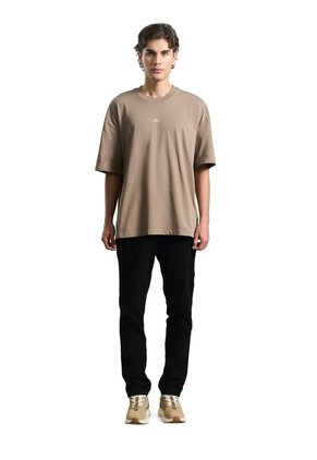 Camiseta Oversized Wind Fly Up Camiseta Oversized Wind Fly Up Tabaco XS FLY UP