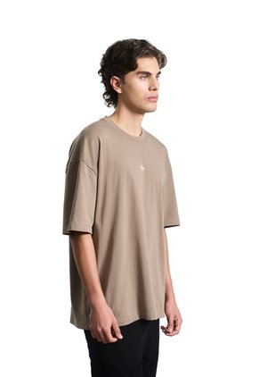 Camiseta Oversized Wind Fly Up Camiseta Oversized Wind Fly Up Tabaco XS FLY UP