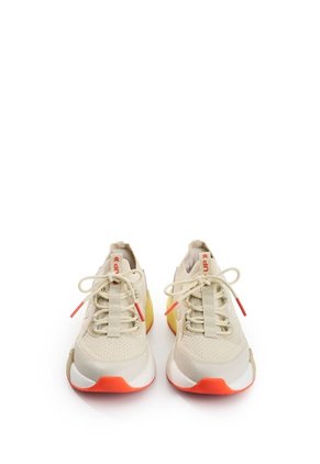 Tenis Freedom 2 Para Mujer Fly Up Tenis Freedom 2 Para Mujer Fly Up Crema 34 FLY UP