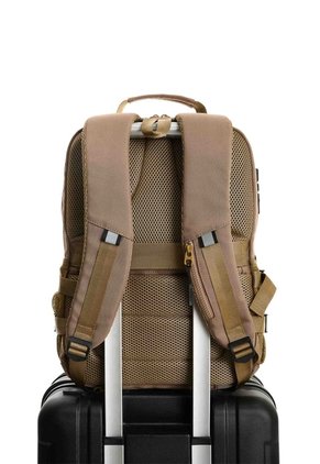Morral Forte 2.0 En Lona Para Hombre Fly Up Morral Forte 2.0 En Lona Para Hombre Fly Up Tabaco FLY UP