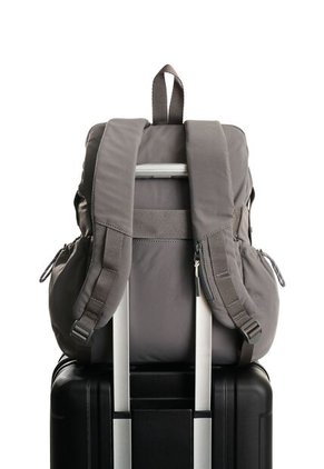 Morral Utilitario Para Hombre Venture 2 Fly Up Morral Utilitario Para Hombre Venture 2 Fly Up Gris FLYUP