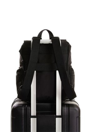 Morral Clásico Para Mujer Move Fly Up Morral Clásico Para Mujer Move Fly Up Negro FLYUP