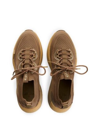 Tenis Freedom Unity 2.0 Para Hombre Fly Up Tenis Freedom Unity 2.0 Para Hombre Fly Up Tabaco 46 FLY UP