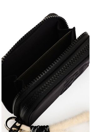 Billetera Rush En Lona Para Mujer Fly Up Billetera Rush En Lona Para Mujer Fly Up Negro FLY UP