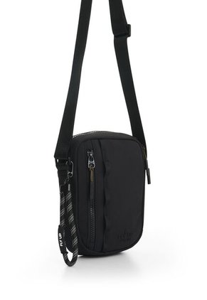 Bandolera De Lona Check Para Hombre Fly Up Bandolera De Lona Check Para Hombre Fly Up Negro FLY UP