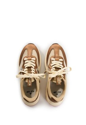 Tenis De Cuero Y Malla Para Mujer Fibermesh Fly Up Tenis De Cuero Y Malla Para Mujer Fibermesh Fly Up Bronce 41 FLY UP