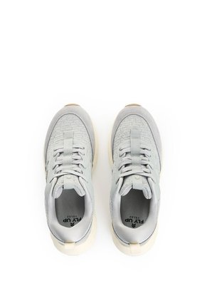 Tenis Spirited Spectrum 1.0 Para Mujer Fly Up Tenis Spirited Spectrum 1.0 Para Mujer Fly Up Azul Claro 39 FLY UP