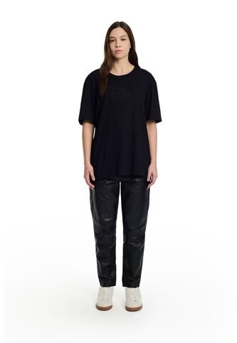 Camiseta Regular Voyage Unisex Semi Ajustada Camiseta Regular Voyage Unisex Semi Ajustada Negro XL FLYUP FLYUP