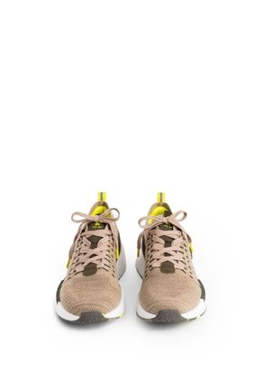 Tenis Flyknit 2.0 Para Hombre Fly Up Tenis Flyknit 2.0 Para Hombre Fly Up Arena 42 FLYUP