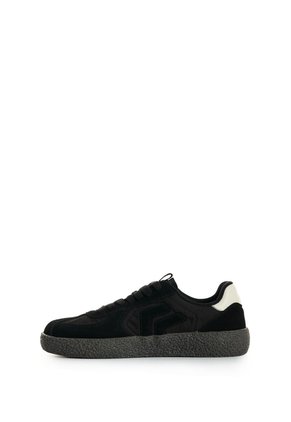 Tenis En Lona Y Gamuza Para Hombre Nomad 2 2.0 Tenis En Lona Y Gamuza Para Hombre Nomad 2 2.0 Negro 44 FLY UP