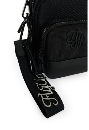 Manos Libres En Lona Para Hombre Climb Club 2.0 Manos Libres En Lona Para Hombre Climb Club 2.0 Negro FLY UP