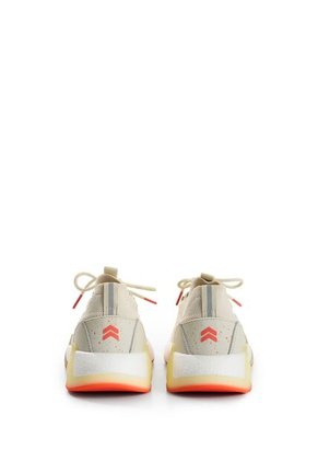 Tenis Freedom 2 Para Mujer Fly Up Tenis Freedom 2 Para Mujer Fly Up Crema 36 FLYUP