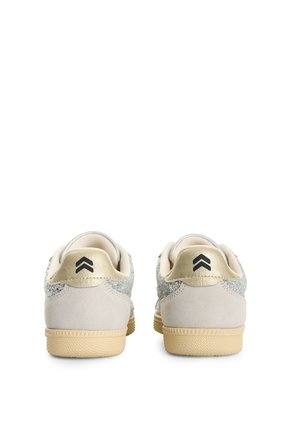 Tenis Sparkle 2 1.0 Para Mujer Fly Up Tenis Sparkle 2 1.0 Para Mujer Fly Up Gris 40 FLY UP