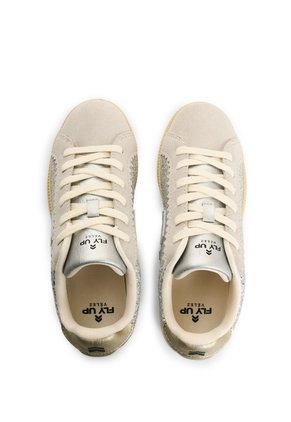 Tenis Sparkle 2 1.0 Para Mujer Fly Up Tenis Sparkle 2 1.0 Para Mujer Fly Up Gris 40 FLY UP