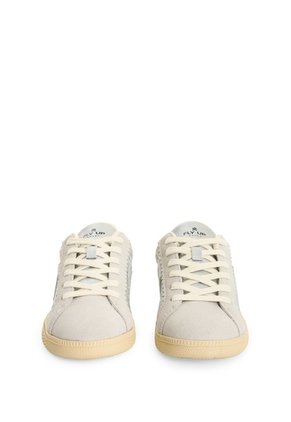 Tenis Sparkle 2 1.0 Para Mujer Fly Up Tenis Sparkle 2 1.0 Para Mujer Fly Up Gris 40 FLY UP