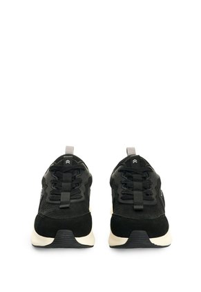 Tenis Spirited 3 1.0 En Textil Y Gamuza Para Mujer Fly Up Tenis Spirited 3 1.0 En Textil Y Gamuza Para Mujer Fly Up Negro 40 FLY UP