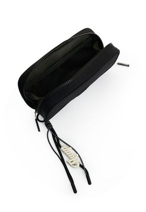 Cosmetiquera Line 1.0 Para Mujer Fly Up Cosmetiquera Line 1.0 Para Mujer Fly Up Negro FLY UP