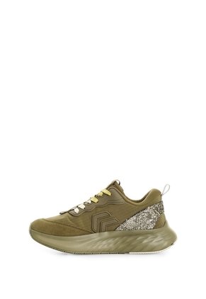 'Tenis Spirited Glowkick 1.0 Con Detalle Escarchado Para Mujer Fly Up 'Tenis Spirited Glowkick 1.0 Con Detalle Escarchado Para Mujer Fly Up Verde 37 FLY UP