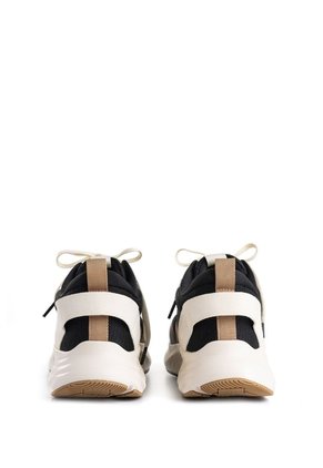 Tenis Fly Up Spirited En Textil Y Cuero Para Mujer Silueta Liviana Tenis Fly Up Spirited En Textil Y Cuero Para Mujer Silueta Liviana Negro 37 FLY UP