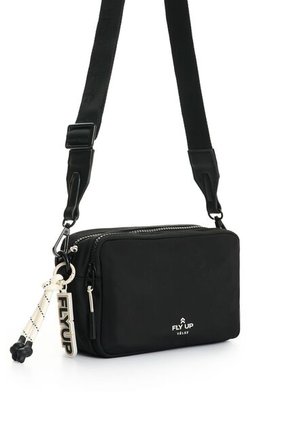 Riñonera Para Mujer Dynamic Fly Up Riñonera Para Mujer Dynamic Fly Up Negro FLY UP