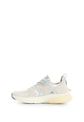 Tenis Vitality 2 1.0 Para Mujer Fly Up Tenis Vitality 2 1.0 Para Mujer Fly Up Plata 39 FLY UP