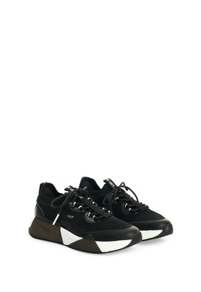 Tenis Freedom 3 1.0 Para Mujer Fly Up Tenis Freedom 3 1.0 Para Mujer Fly Up Negro 34 FLY UP