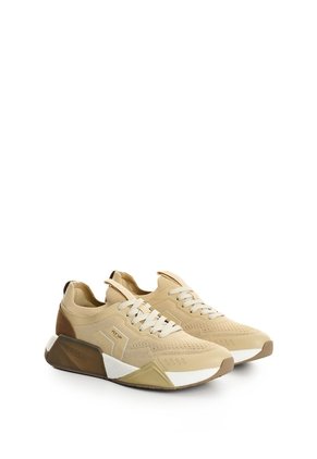 Tenis En Tejido Transpirable Y Cuero Para Mujer New Freedom 2 2.0 Tenis En Tejido Transpirable Y Cuero Para Mujer New Freedom 2 2.0 Beige 44 FLY UP