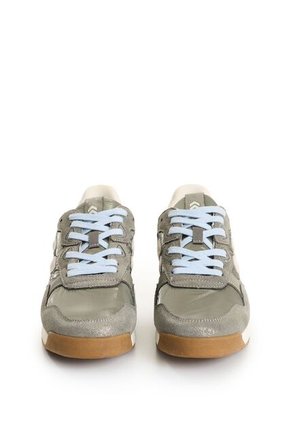 Tenis Chromia Para Mujer Fly Up Tenis Chromia Para Mujer Fly Up Plata 37 FLY UP