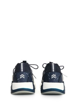 Tenis Freedom 3 2.0 Para Hombre Fly Up Tenis Freedom 3 2.0 Para Hombre Fly Up Azul Oscuro 43 FLY UP