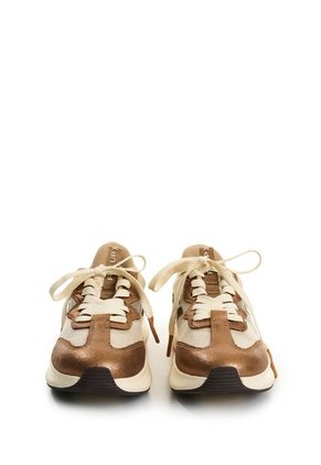 Tenis De Cuero Y Malla Para Mujer Fibermesh Fly Up Tenis De Cuero Y Malla Para Mujer Fibermesh Fly Up Bronce 40 FLY UP