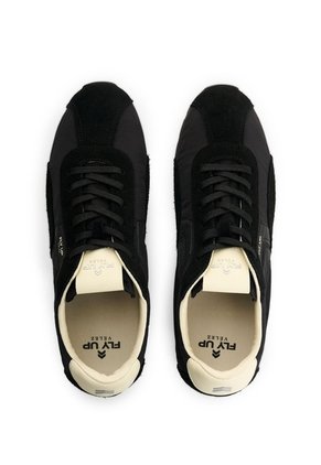 Tenis En Lona Y Carnaza Para Hombre Savanna League Classic 2.0 Tenis En Lona Y Carnaza Para Hombre Savanna League Classic 2.0 Negro 45 FLY UP