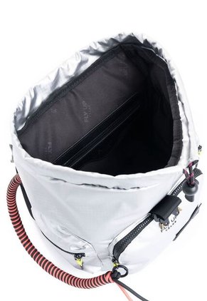 Morral Fly Up Move Para Mujer Detalle Contraste Morral Fly Up Move Para Mujer Detalle Contraste Plata FLYUP