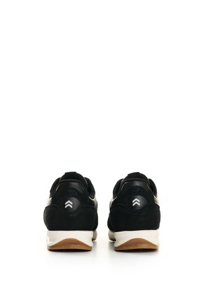 Tenis Chromia Para Mujer Fly Up Tenis Chromia Para Mujer Fly Up Negro 34 FLY UP
