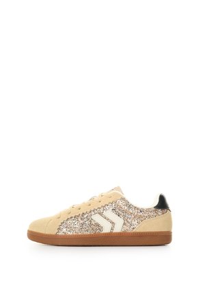 Tenis Sparkle De Cuero Para Mujer Fly Up Tenis Sparkle De Cuero Para Mujer Fly Up Beige 38 FLY UP