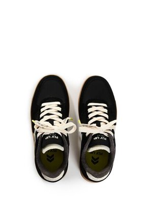 Tenis Fly Up Surfer En Textil Y Cuero Para Mujer Low Top Tenis Fly Up Surfer En Textil Y Cuero Para Mujer Low Top Negro 37 FLY UP