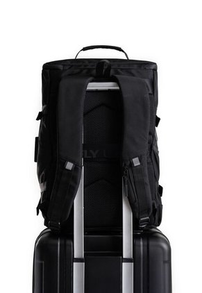 Morral De Viaje Utility Para Hombre Fly Up Morral De Viaje Utility Para Hombre Fly Up Negro FLYUP