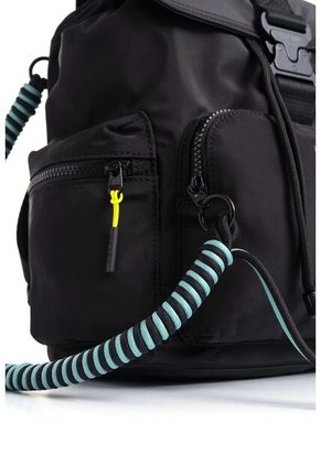 Morral Fly Up Move Para Mujer Detalle Contraste Morral Fly Up Move Para Mujer Detalle Contraste Negro FLY UP