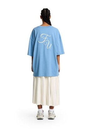 Camiseta Slide Oversized Unisex Fly Up Camiseta Slide Oversized Unisex Fly Up Azul Claro S FLYUP