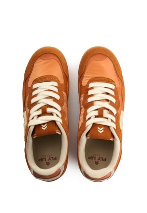 Tenis En Lona Y Gamuza Para Mujer Prime 1.0 Tenis En Lona Y Gamuza Para Mujer Prime 1.0 Naranja 39 FLY UP