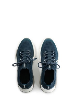Tenis Freedom 2.0 Tejidos Para Hombre Fly Up Tenis Freedom 2.0 Tejidos Para Hombre Fly Up Azul 42 FLY UP