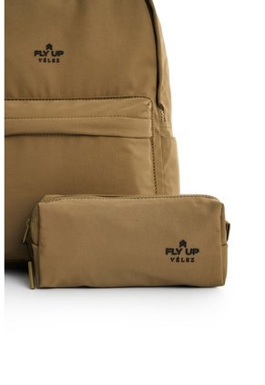 Morral Star 2.0 En Lona Para Hombre Fly Up Morral Star 2.0 En Lona Para Hombre Fly Up Verde Oliva FLY UP