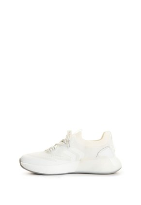 Tenis Freedom 2 Para Mujer Fly Up Tenis Freedom 2 Para Mujer Fly Up Blanco 40 FLY UP