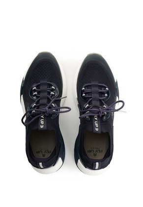 Tenis Freedom 3 2.0 Para Hombre Fly Up Tenis Freedom 3 2.0 Para Hombre Fly Up Azul Oscuro 44 FLY UP
