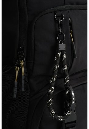 Morral De Lona Hiker Para Hombre Fly Up Morral De Lona Hiker Para Hombre Fly Up Negro FLY UP