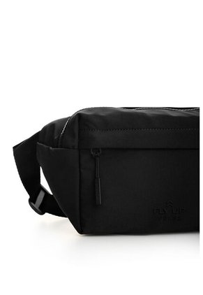 Riñonera Wave Para Hombre Fly Up Riñonera Wave Para Hombre Fly Up Negro FLY UP