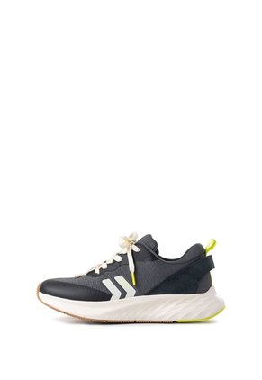 Tenis Fly Up Spirited 2.0 En Textil Y Cuero Para Hombre Contraste Tenis Fly Up Spirited 2.0 En Textil Y Cuero Para Hombre Contraste Negro 44 FLY UP