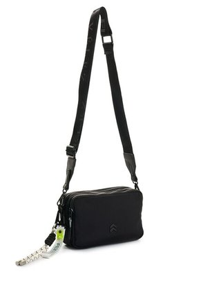 Riñonera Dynamik Para Mujer Fly Up Riñonera Dynamik Para Mujer Fly Up Negro FLYUP